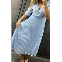 Sukienka plisowana na dole...